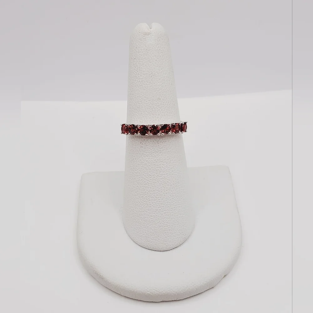 Round Genuine Garnet 925 Sterling Silver Band Ring
